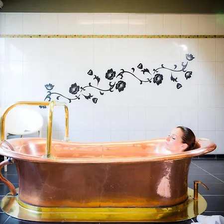 Table Rase D'hotes, Restaurant Et Weekend Aux Thermes De Penzion 3*